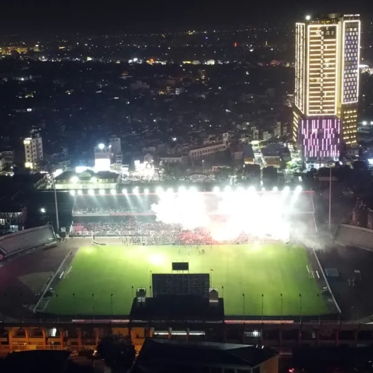 Sân Vận Đông Lạch Tray góc nhìn ban đêm