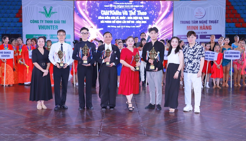 Giải khiêu vũ thể thao tại Cung Văn hóa Thanh niên