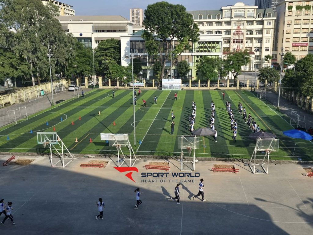 Sân cỏ nhân tạo tại Đại học Quốc gia Hà Nội