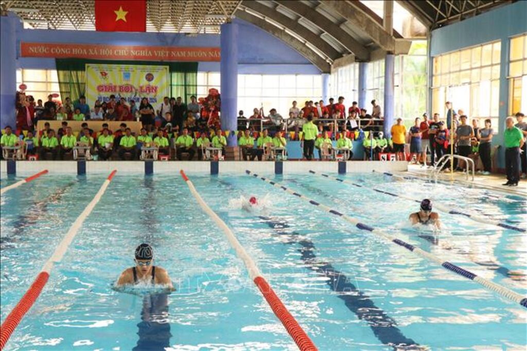 Vận động viên chuẩn bị thi đấu bơi lặn