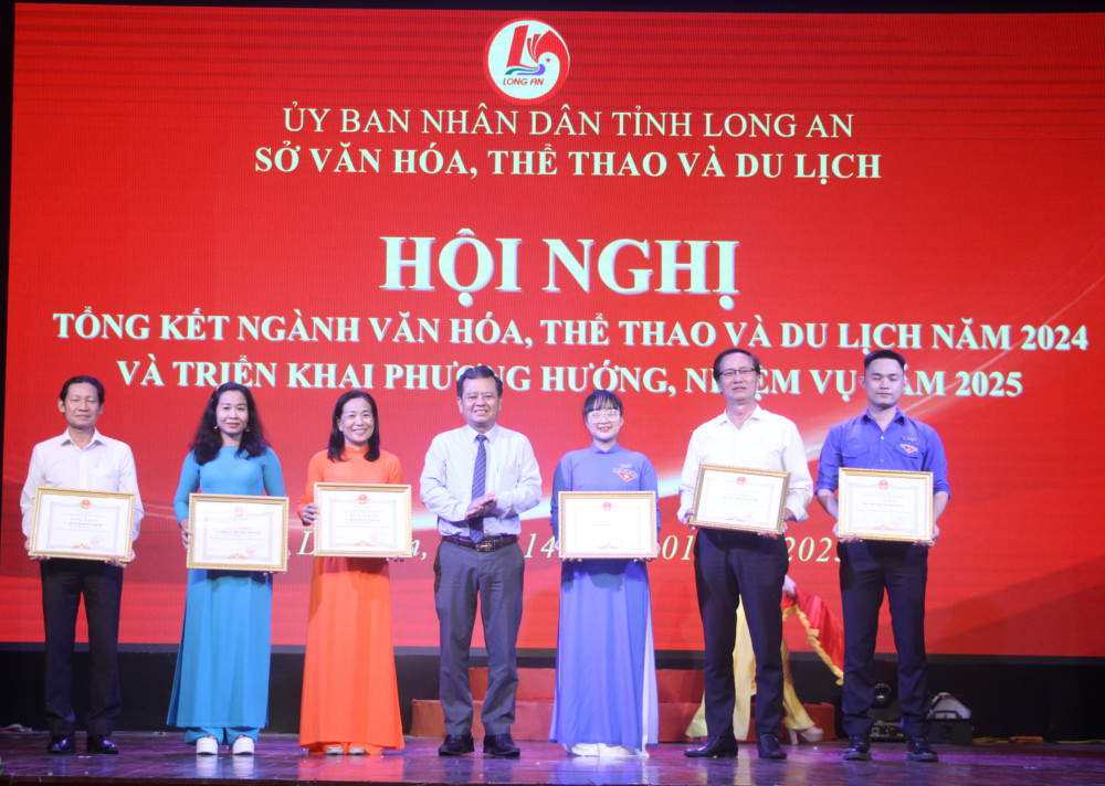 Hội nghị triển khai nhiệm vụ ngành văn hóa du lịch