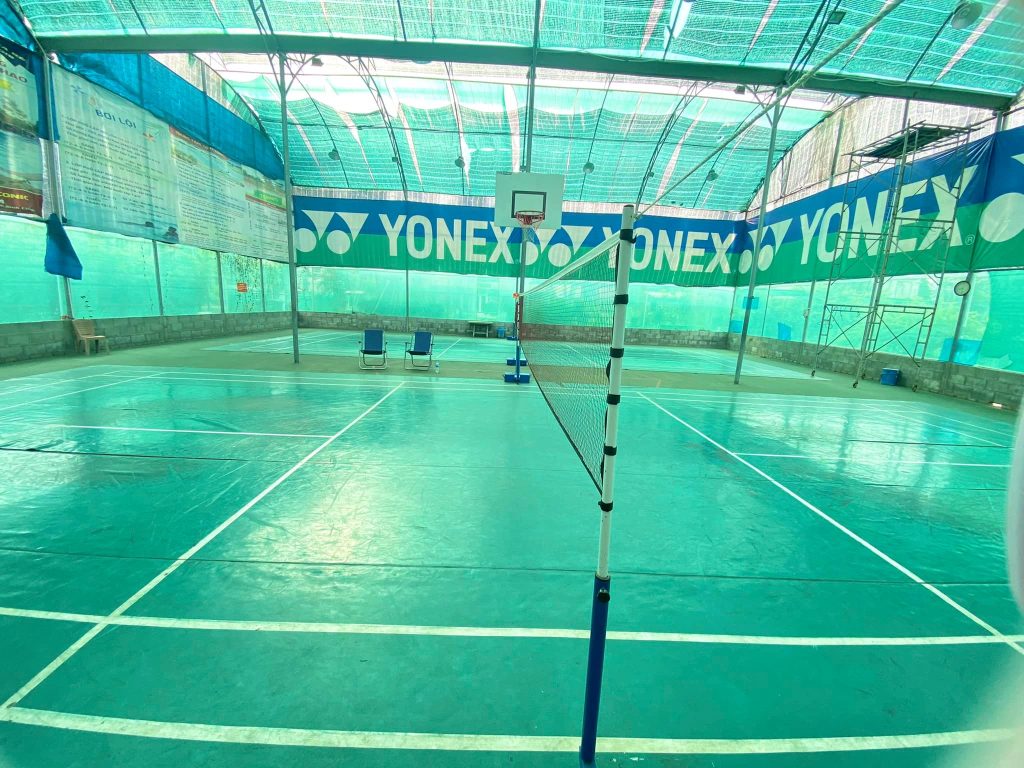 Sân cầu lông tại trung tâm TDTT CONIC