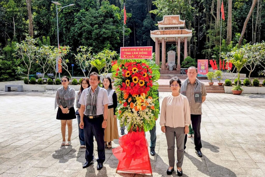 Lãnh đạo Sở thăm khu căn cứ cách mạng