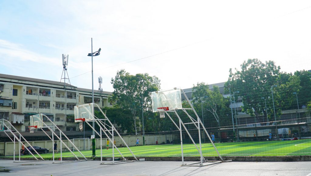 Sân bóng trường Đại học Ngoại ngữ