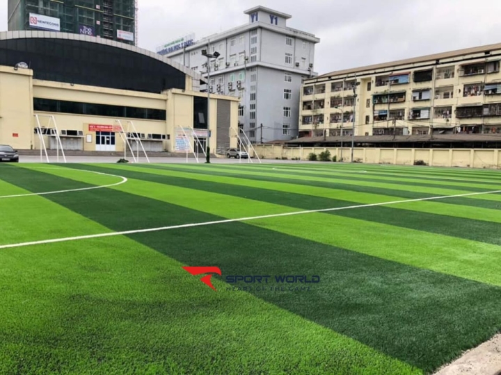 Mặt sân bóng đá tại khu Đại học Quốc gia Hà Nội