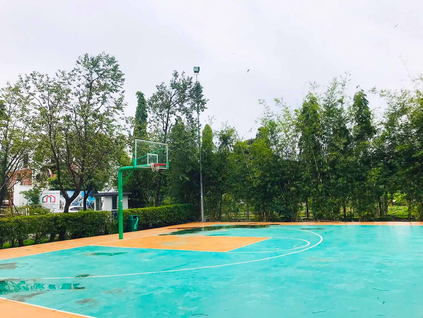 Khu sân bóng rổ tại quận trung tâm