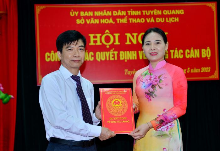 Công bố quyết định về công tác cán bộ