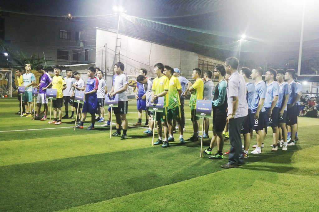 Khu sân bóng đá trong khuôn viên đại học