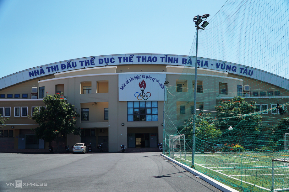 Mặt sàn nhà thi đấu ở Bà Rịa