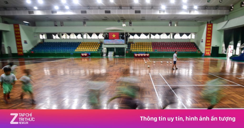 Khu vực trống bên trong nhà thi đấu