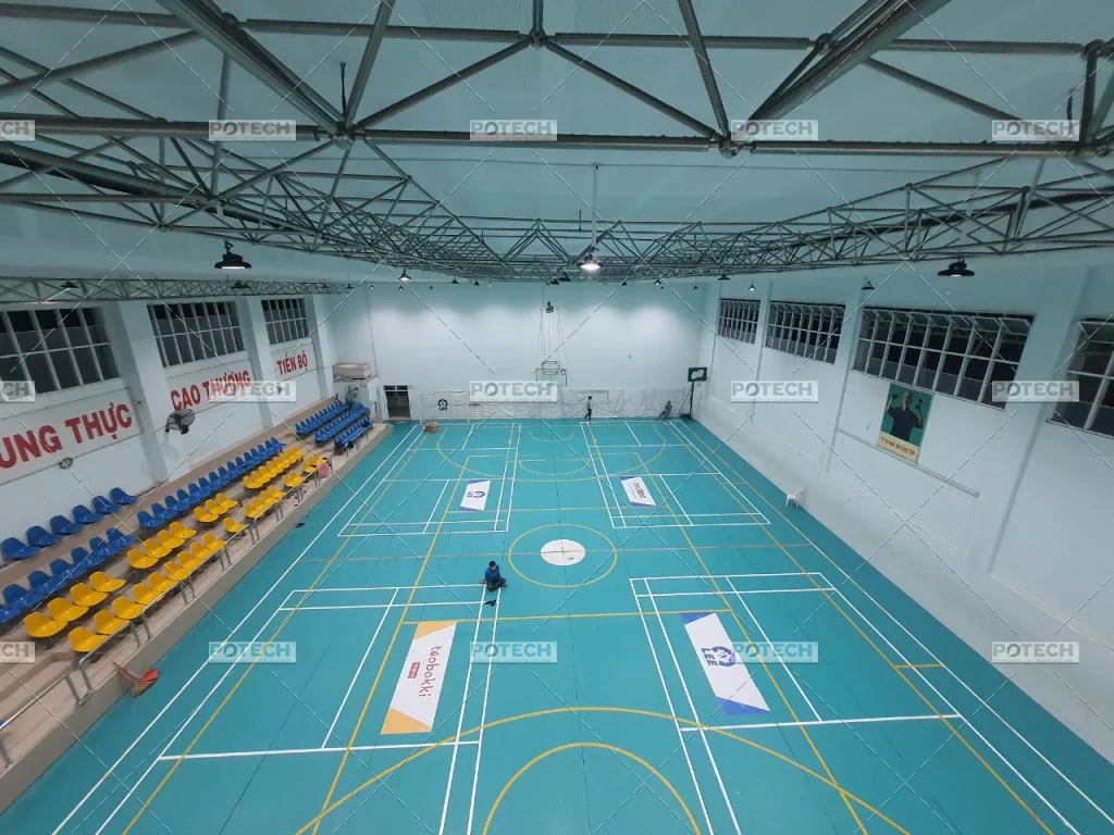 Hệ thống đèn LED chiếu sáng sân