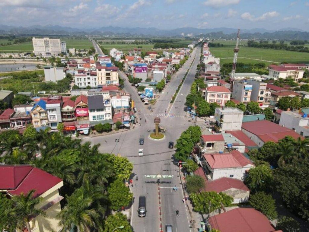 Mặt tiền nhà thi đấu Mỹ Đức lúc hoàng hôn