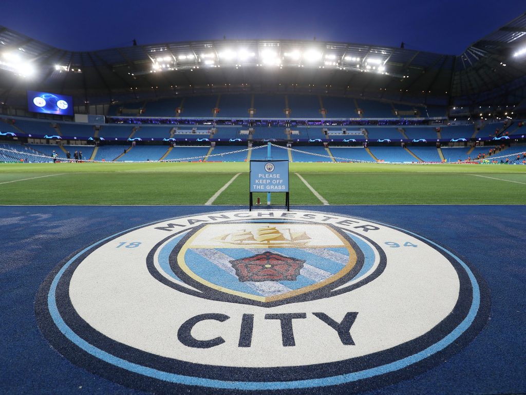 Biển hiệu và logo Etihad tại mặt tiền
