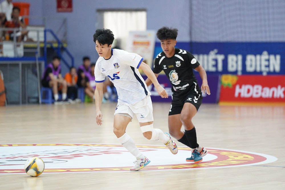 Trận khai mạc futsal tại sân Thái Sơn Nam