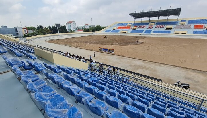 Lối vào và biển hiệu khu liên hiệp thể thao