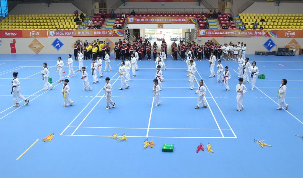 Lễ trao giải tại nhà thi đấu