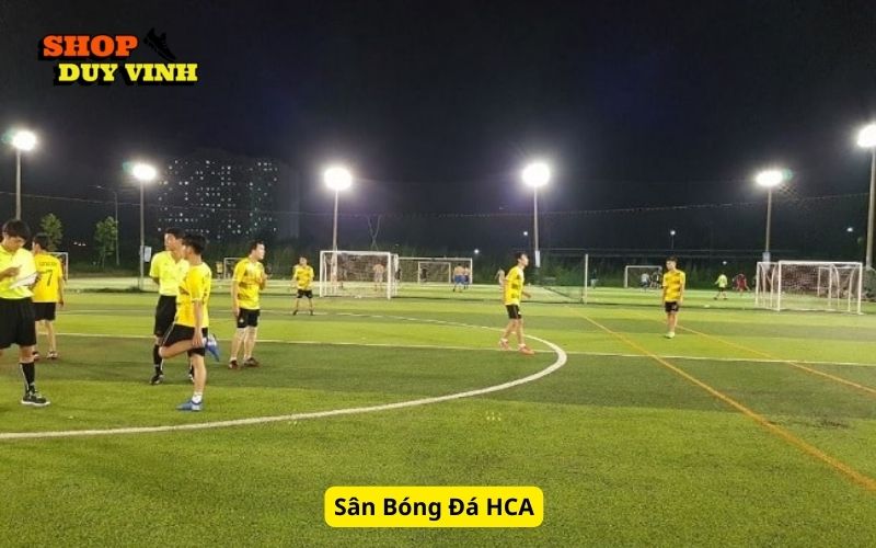 Sân HCA với mặt cỏ phẳng