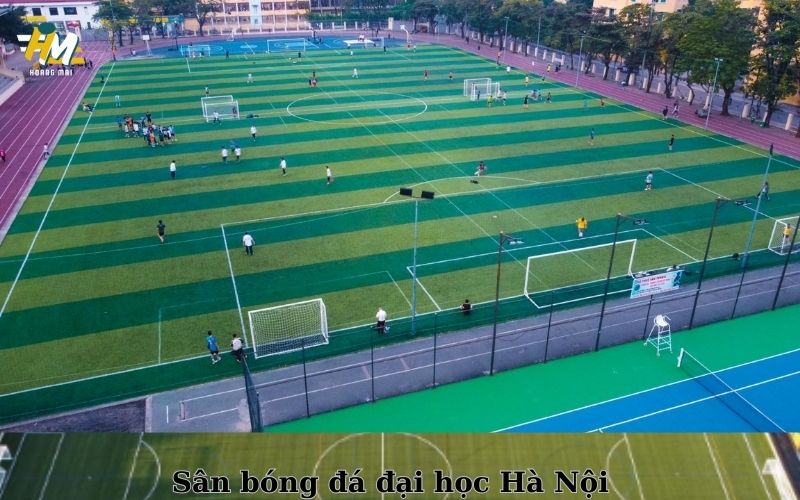Sân bóng đá trong khuôn viên Đại học Hà Nội