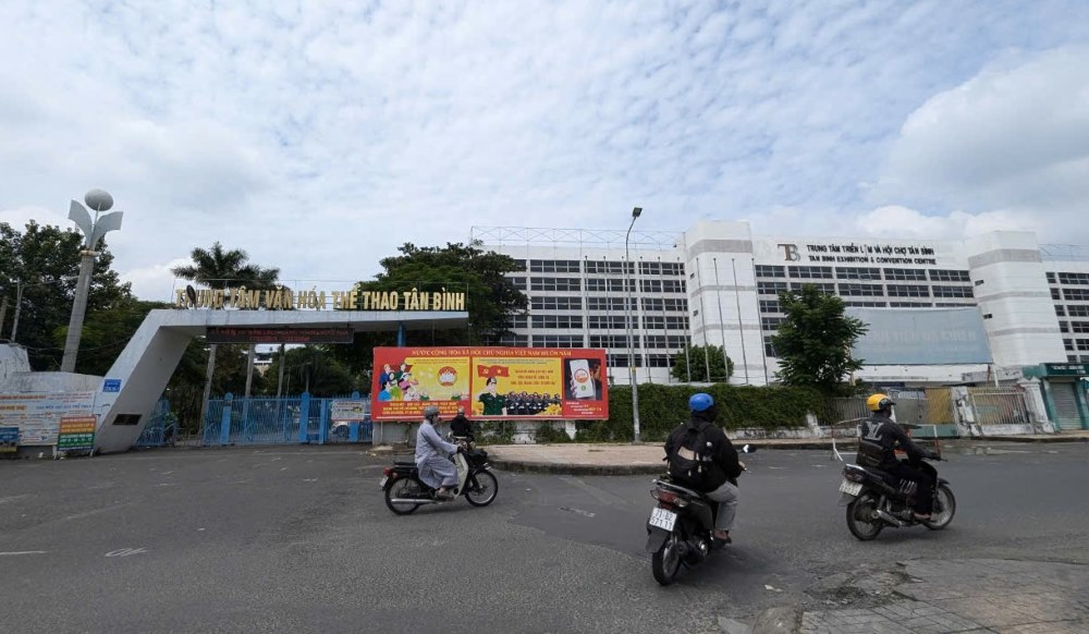 Khu đất đang thi công cạnh tuyến Metro