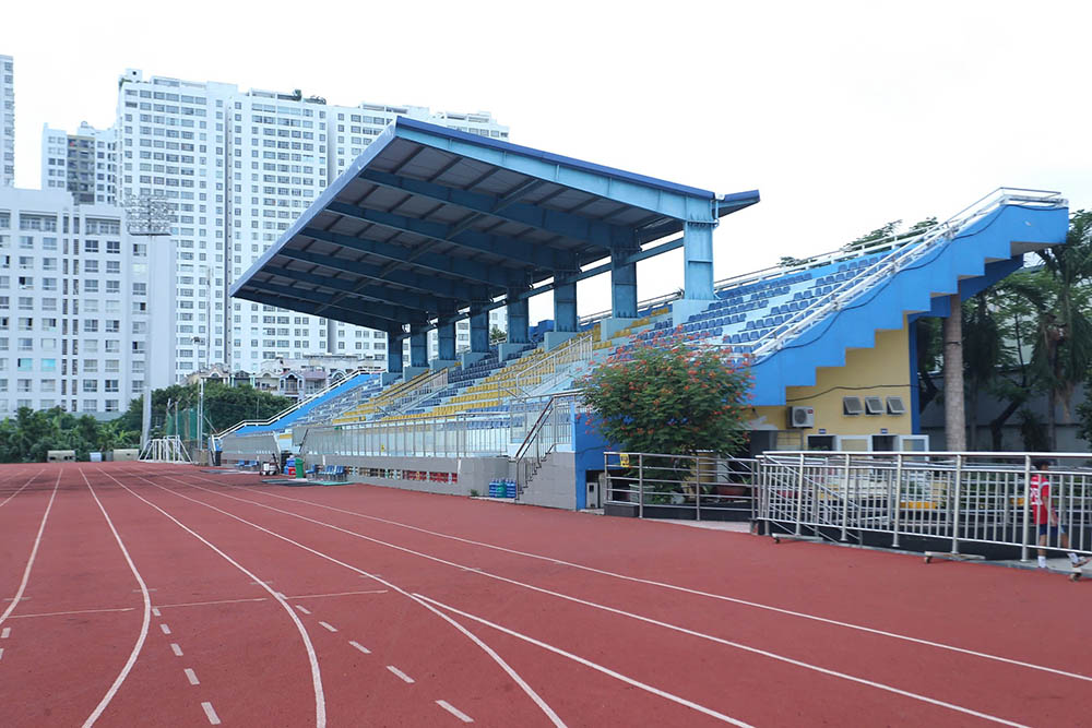 Cận cảnh mặt cỏ sân thi đấu