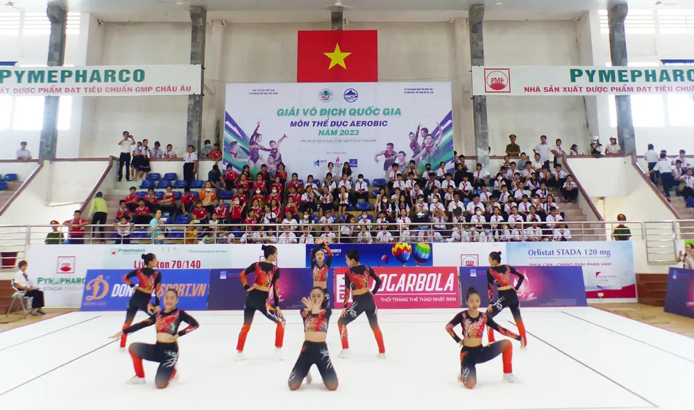 Toàn cảnh nhà thi đấu Lê Trung Kiên