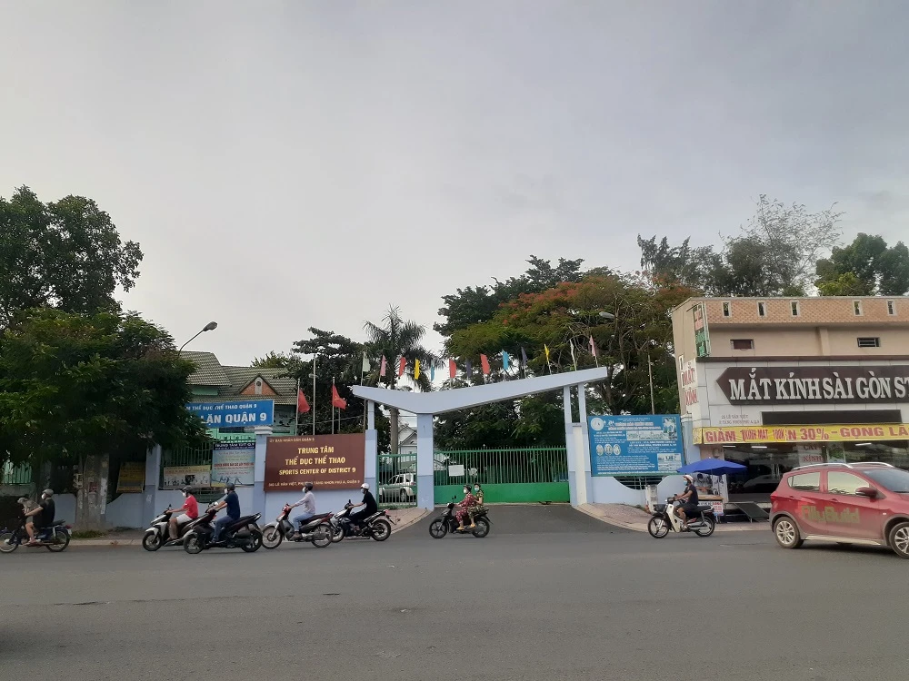 Bản tin về thi tuyển giám đốc trung tâm
