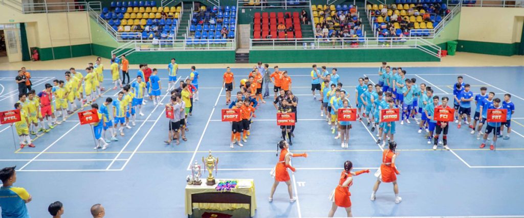 Mặt tiền Nhà Thi Đấu Rạch Miễu