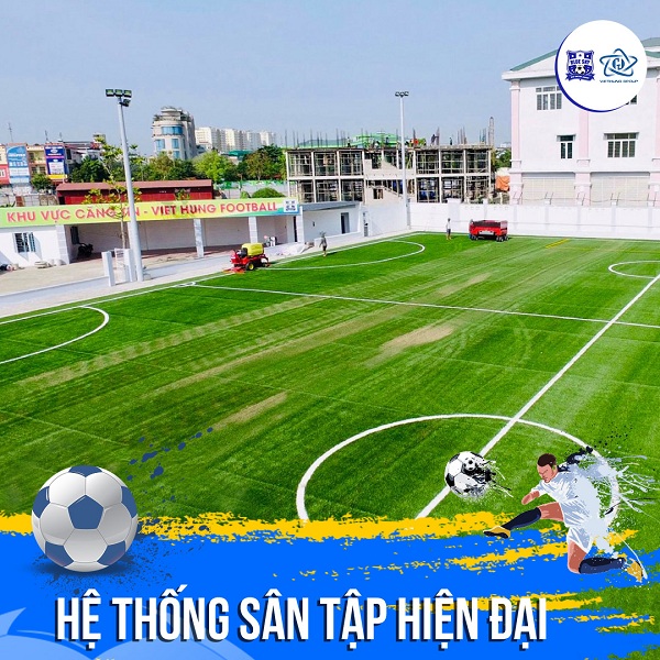 Trẻ em tập bóng tại Blue Sky