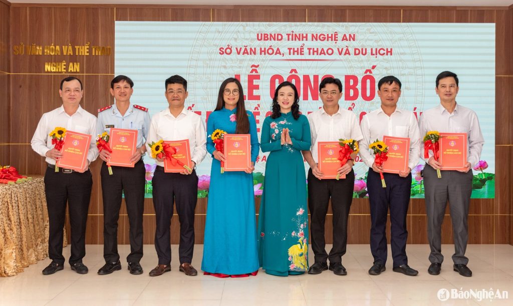 Trao quyết định bổ nhiệm tại Nghệ An