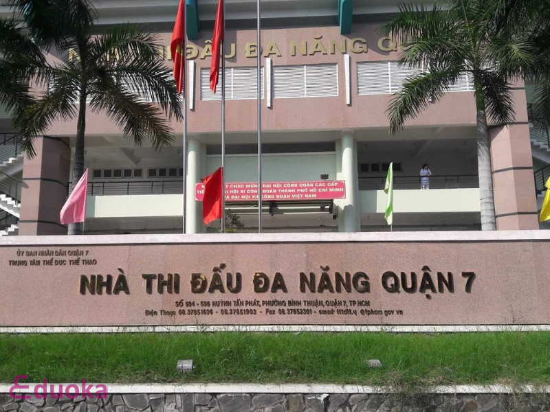 Sân tập cầu lông Nhà Thi Đấu Quận 7
