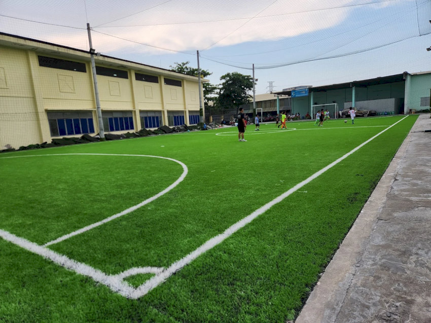 Lối vào sân bóng An Phúc 2