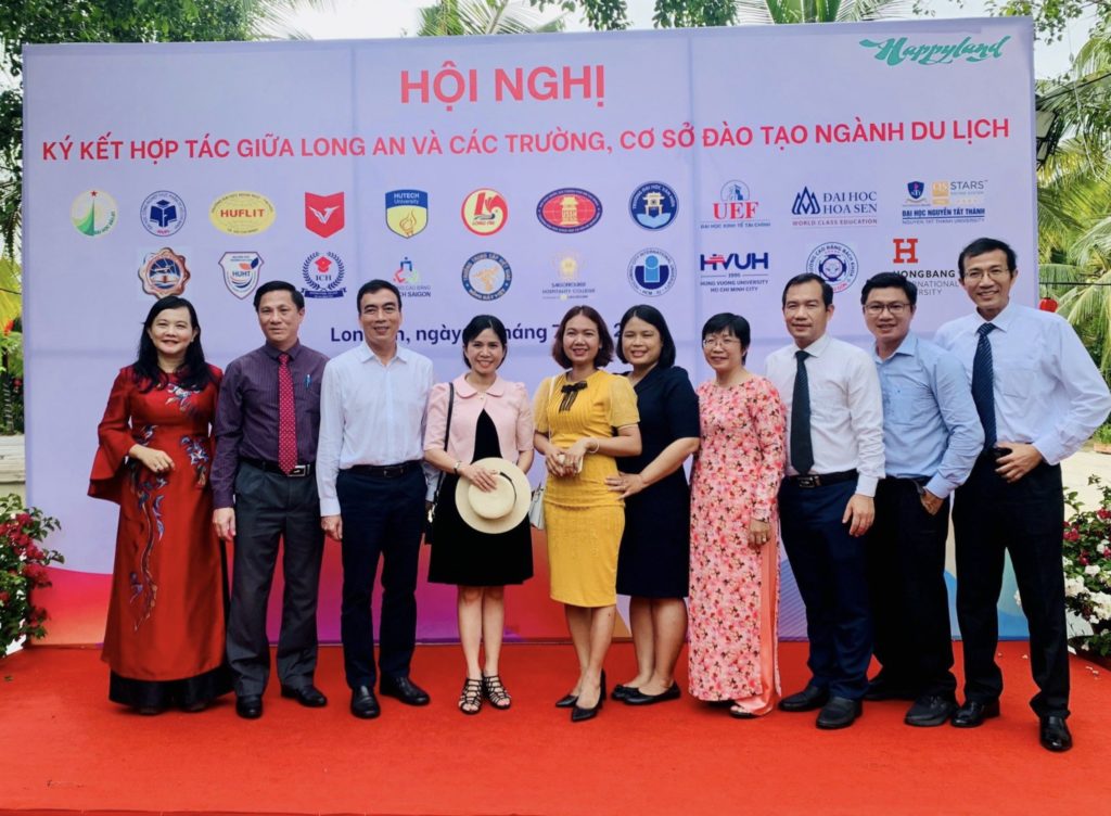 Lễ ký kết hợp tác giữa HIU và Sở Long An