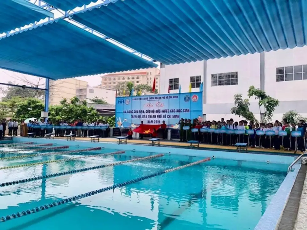 Khuôn viên gian hàng bán đồ thể thao bên trong