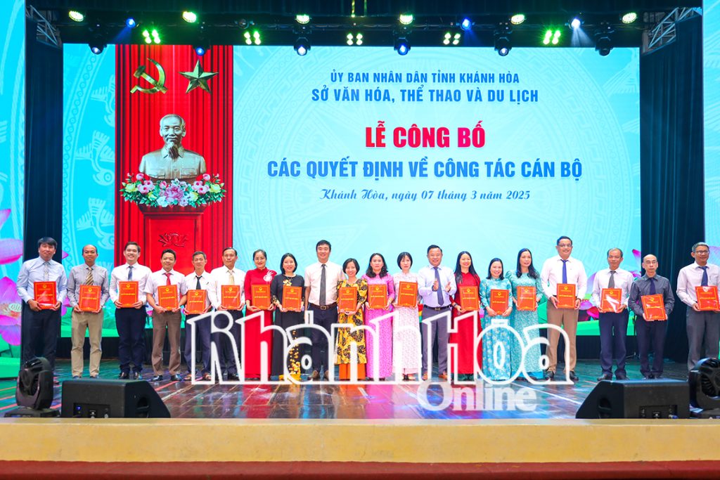 Buổi công bố quyết định cán bộ tại cơ quan sở