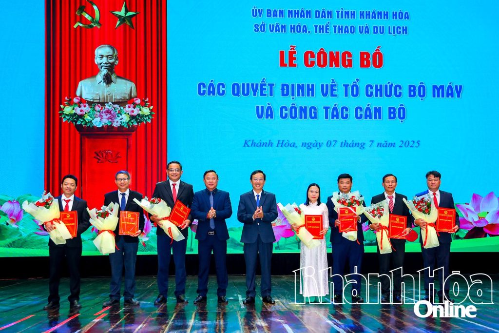 Lễ công bố quyết định cán bộ tại Sở Khánh Hòa