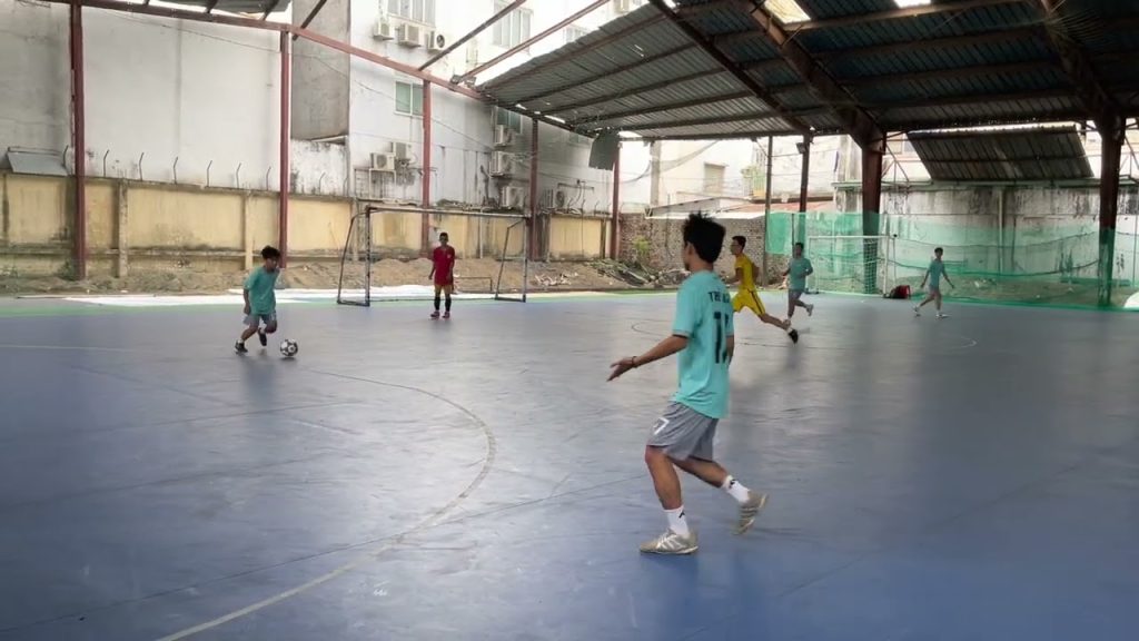 Góc quay sân bóng K34 trong video