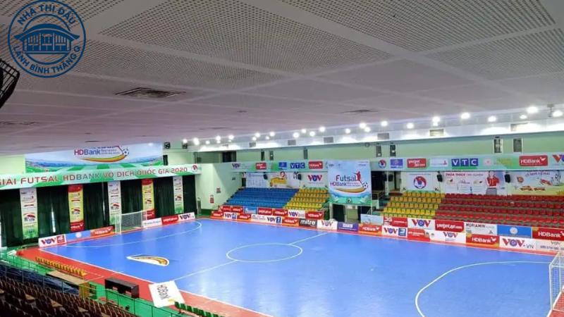 Mặt tiền nhà thi đấu Lãnh Binh Thăng