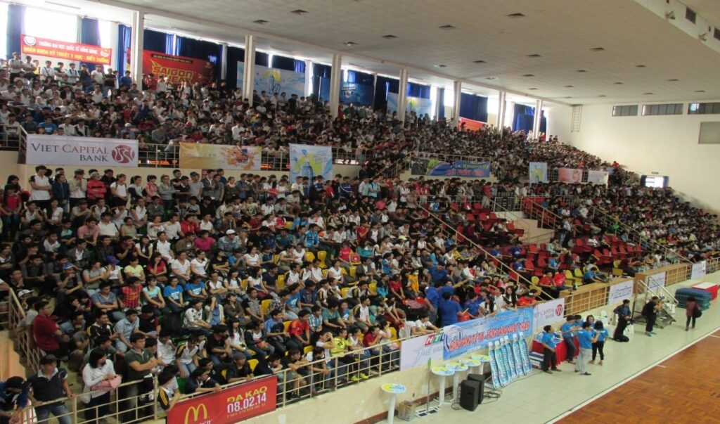 Lối vào Nhà Thi đấu Tân Bình