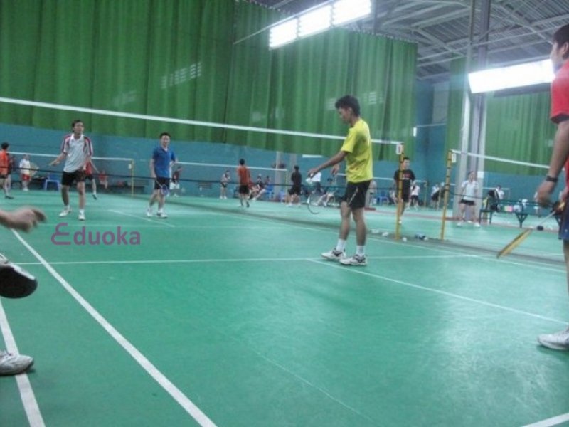 Sân cầu lông trong trung tâm văn hóa Bình Tân