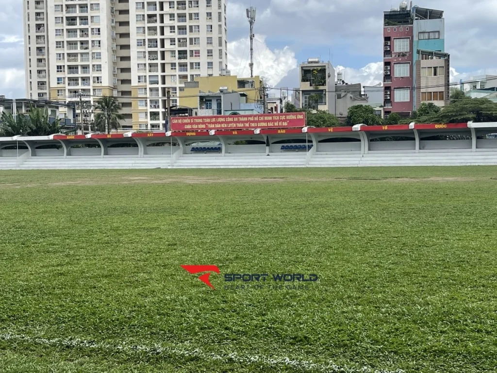 Mặt sân bóng Đầm Sen ở TP Hồ Chí Minh
