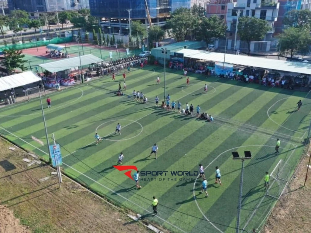 Mặt sân bóng Vạn Phúc CITY