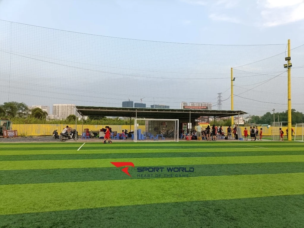 Khu sân cỏ nhân tạo Tân Tiến Sports Center