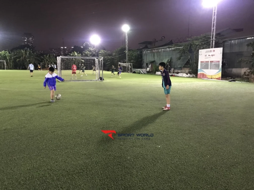 Toàn cảnh sân bóng Bắc Việt ở Hà Đông