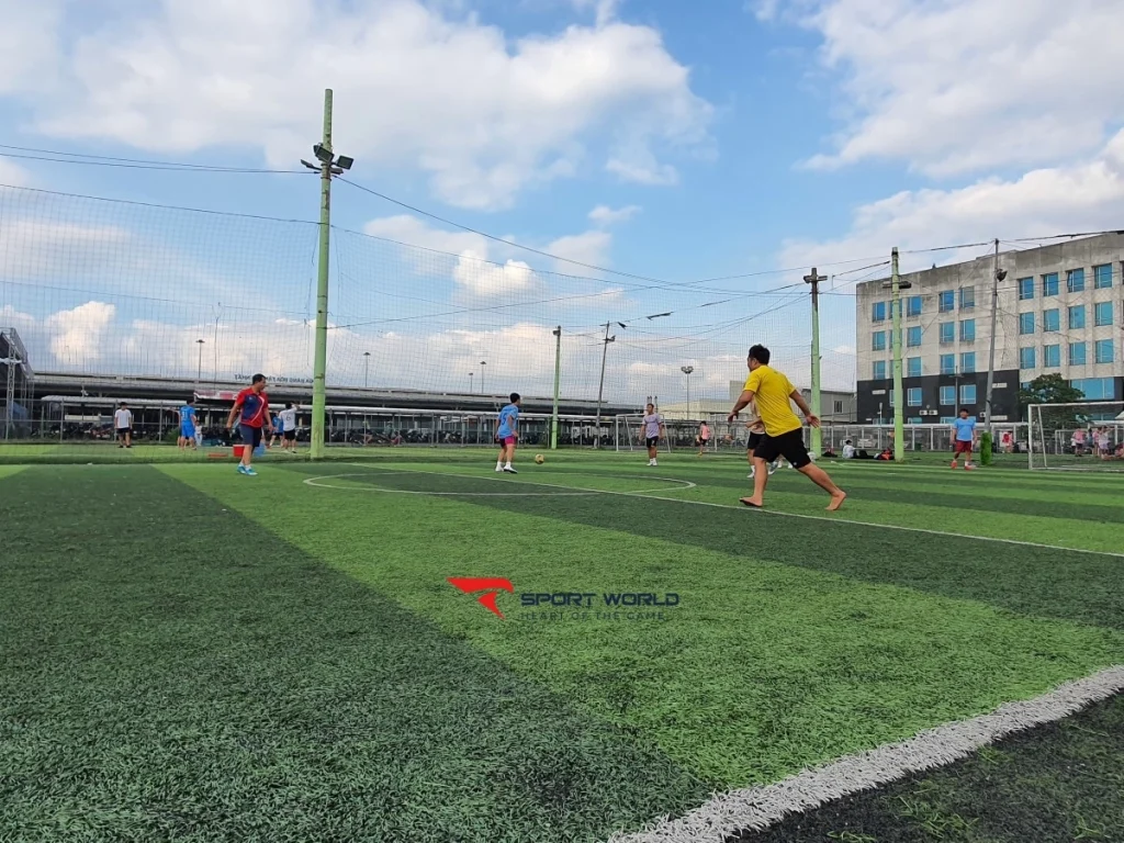 Toàn cảnh sân bóng Chảo Lửa