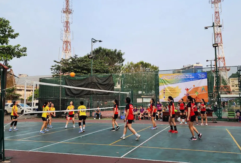 Sân bóng chuyền Thăng Long ngoài trời
