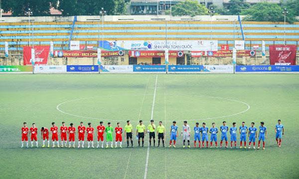 Mặt sân cỏ nhân tạo ở Bách Khoa