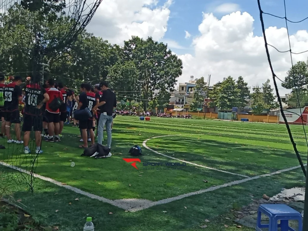Sân 230 nhìn từ phía khán đài