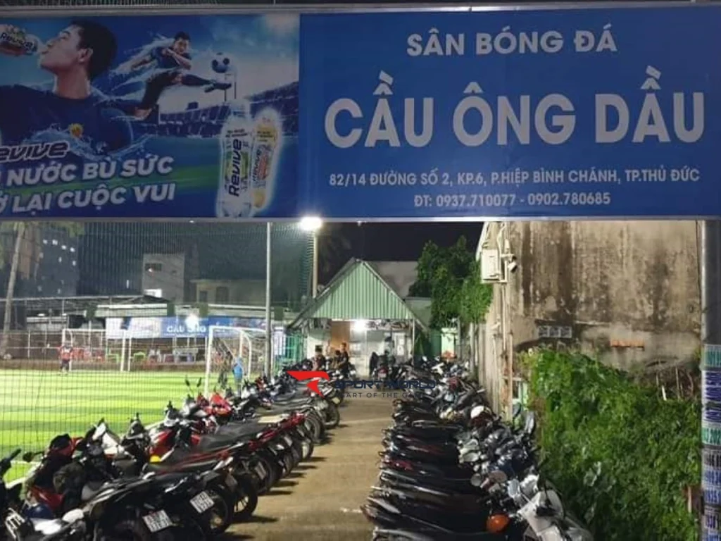 Toàn cảnh sân bóng Cầu Ông Dầu