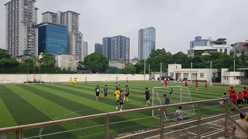 Toàn cảnh sân bóng Hoàng Cầu