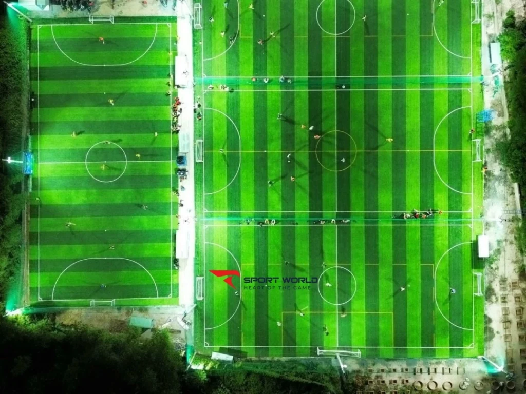 Sân cỏ HTC Stadium ở Bình Dương